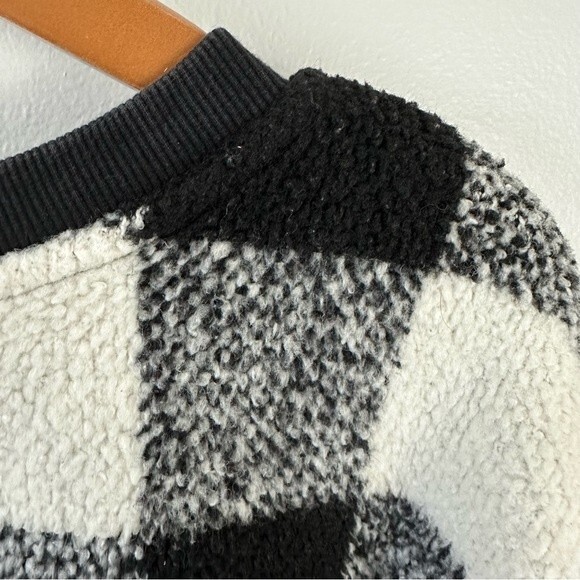 J.O.A. Black & White Buffalo Checkered Plaid Crew Neck Sweater Size Medium - Picture 7 of 16